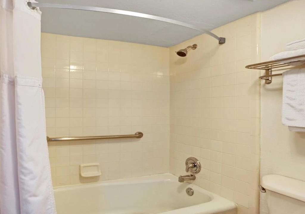 Zen Living Suites Extended Stay - Jacksonville - University Blvd