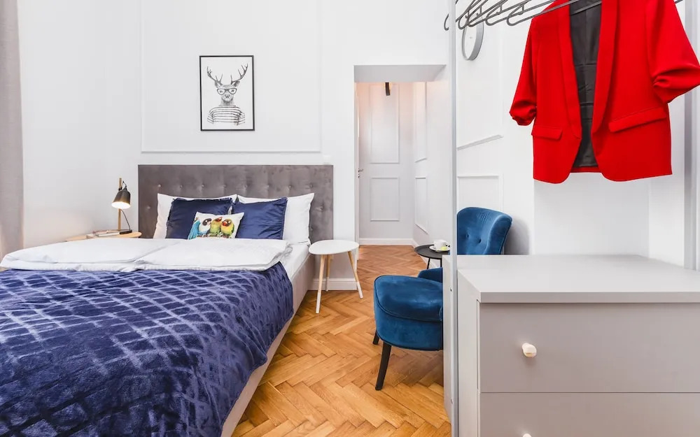 Travelers Best Choice - Old Town Guesthouse - by Upstairs