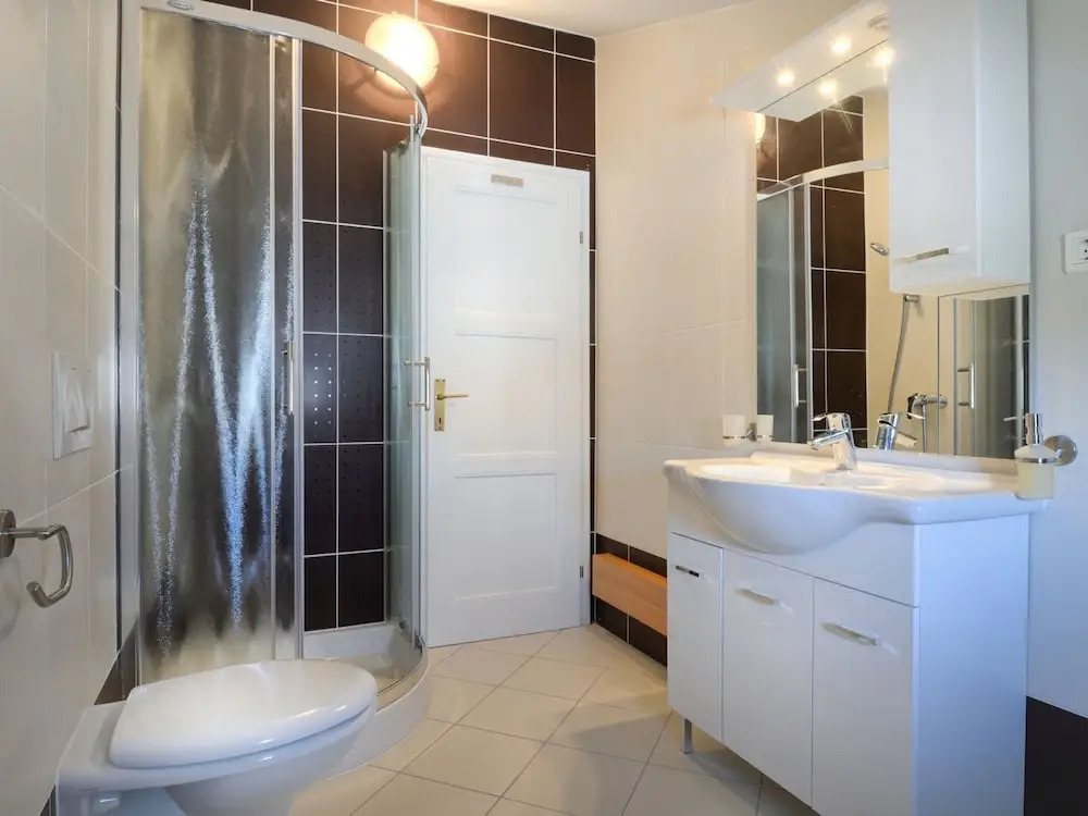 Modern apartment with pool, free Wi-Fi and air conditioning, ideal for a couple