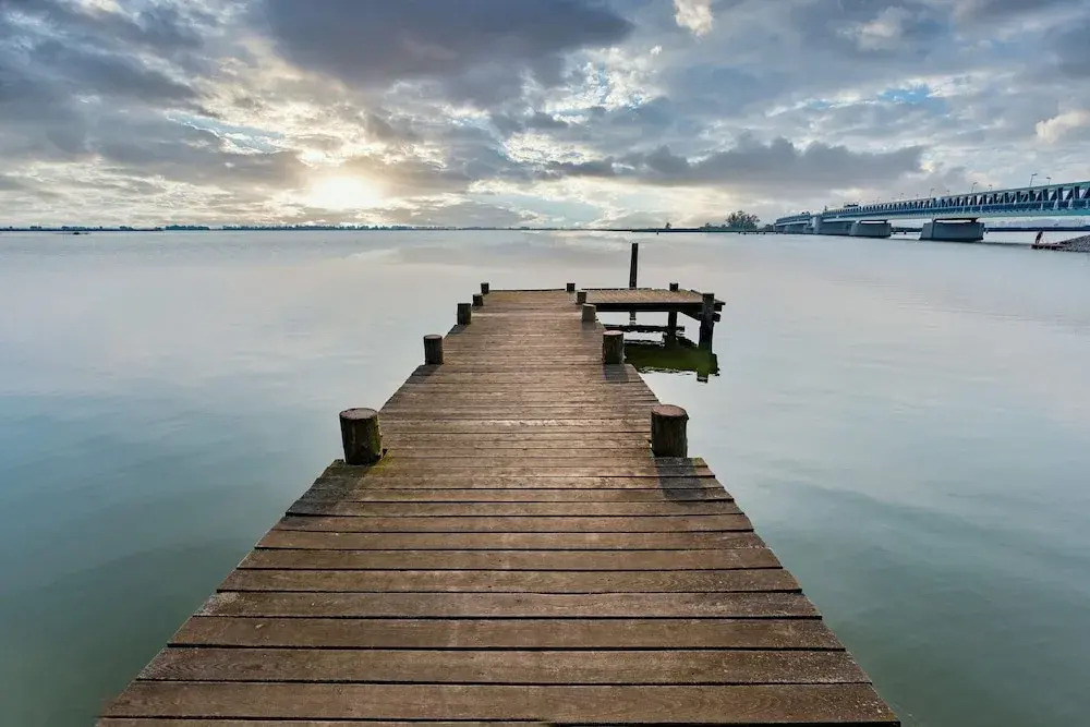 Waterfront Bliss for 2 Guests