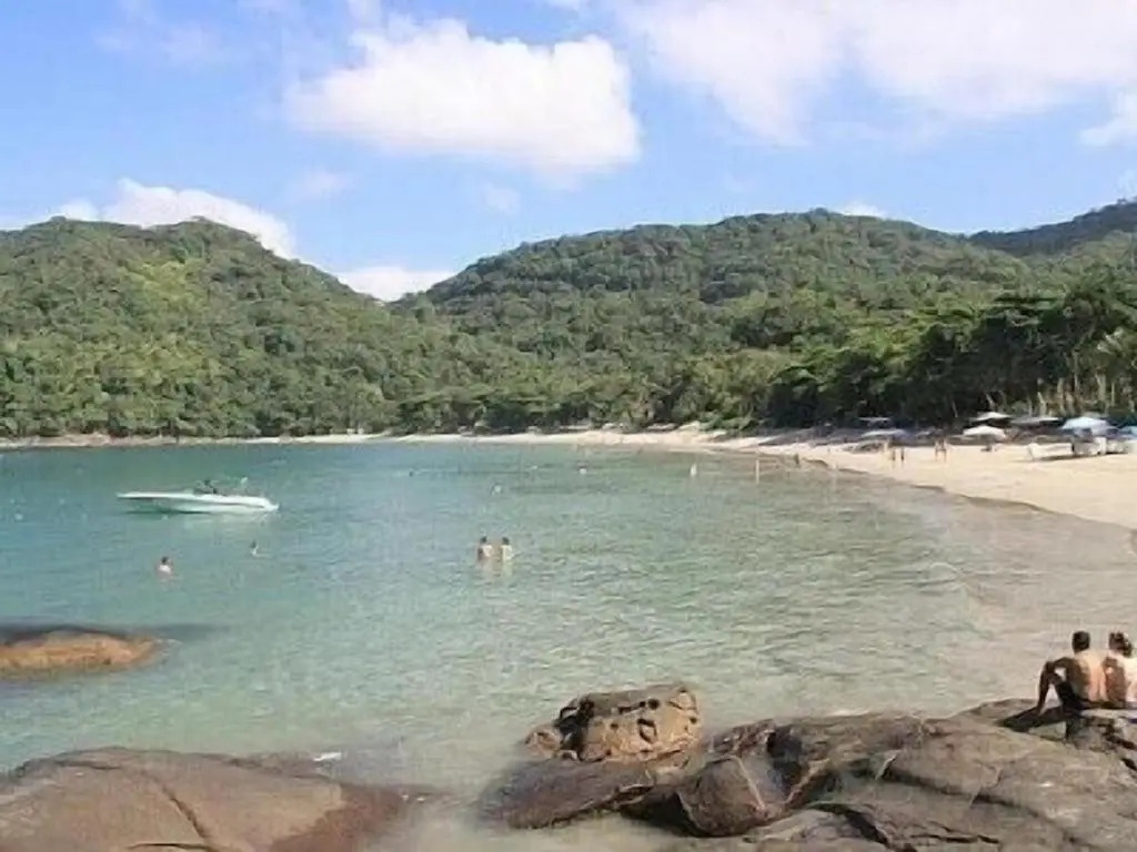 CASA 3Quartos-Condominio Verde Mar -Piscina Privativa- Wiffi -Praia da COCANHA !!! Próx à divisa com UBATUBA !!!