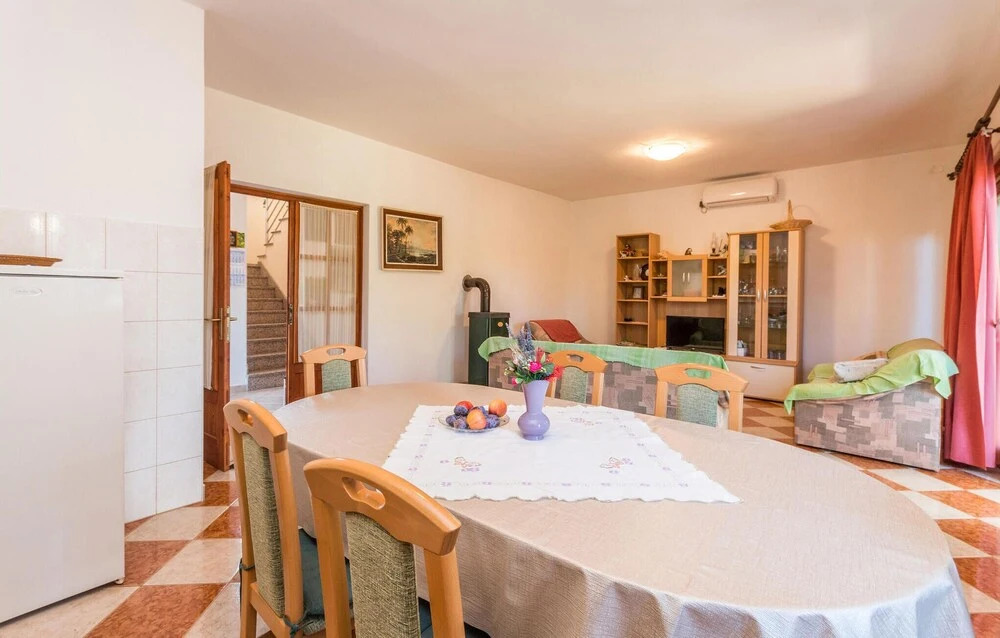 4 Bedroom Amazing Home In Sukosan