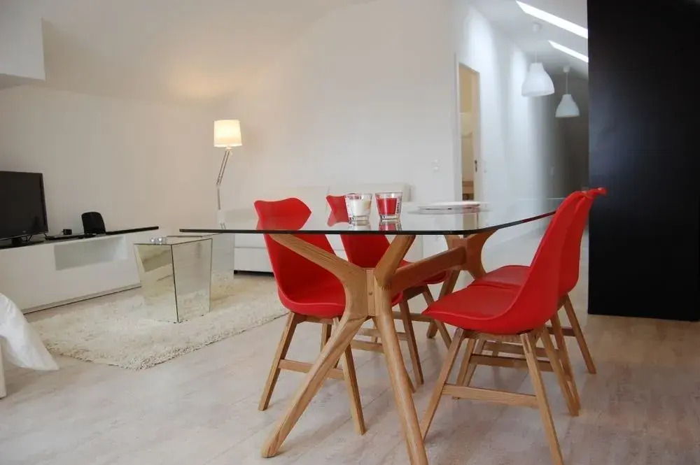 Wallis Apartments