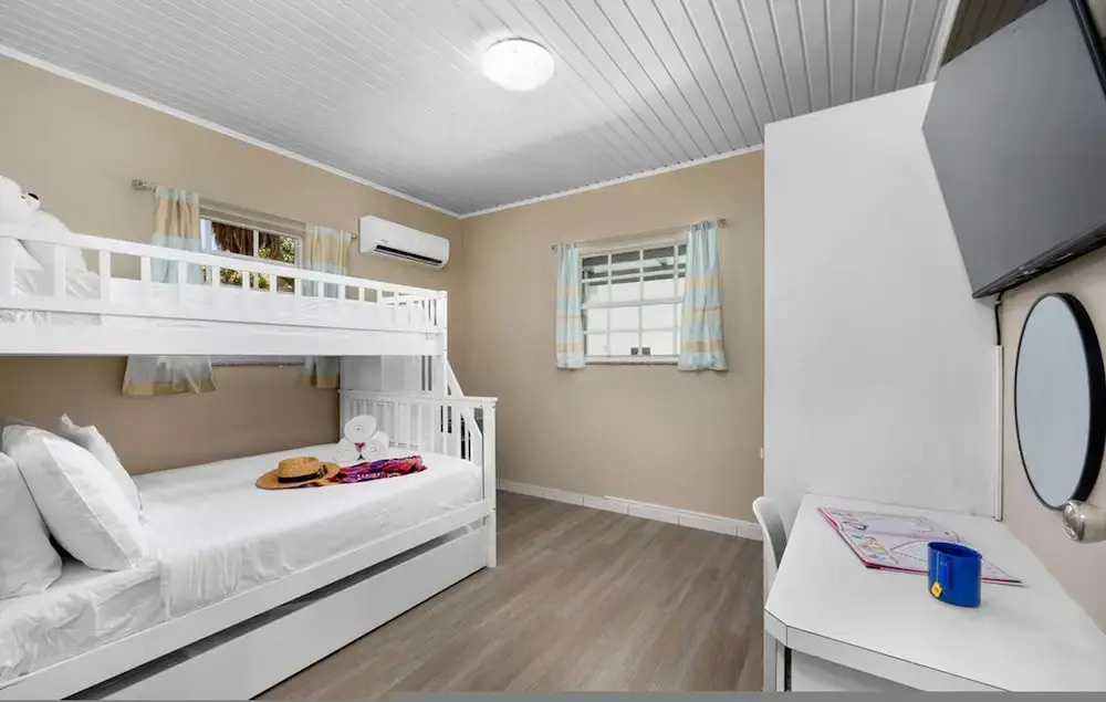 Renovated 4br2ba w Private Pool in Prime Location