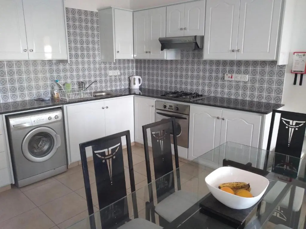 Liopetri 2-bed Apt, Sleeps 6, Pool, 10min to Beach