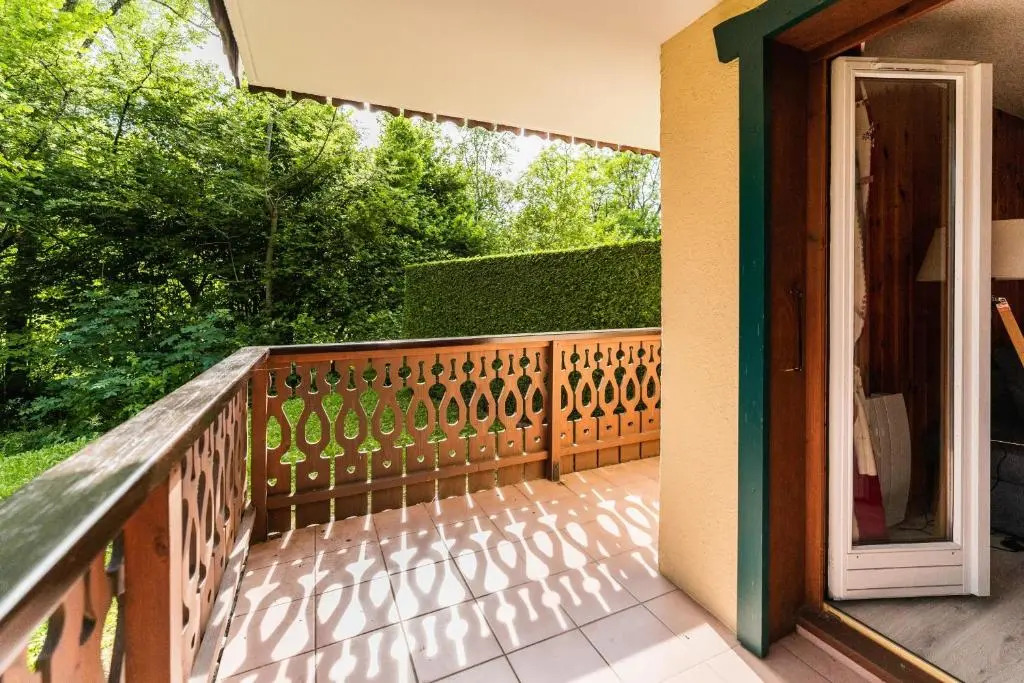Charming apartment with balconies 5min from the Bettex gondola