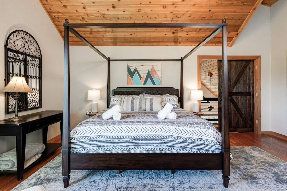 Asheville Town 3 Bedroom Cabin