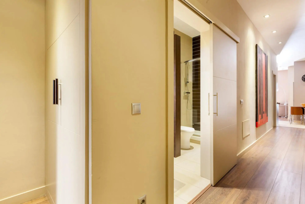 BATLLO 2 · Bright and luxury apartment next to P. de Gracia!