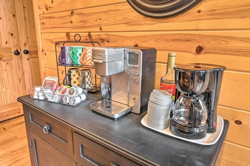 Hot Tub: 'little Bear's Pond' Broken Bow Cabin