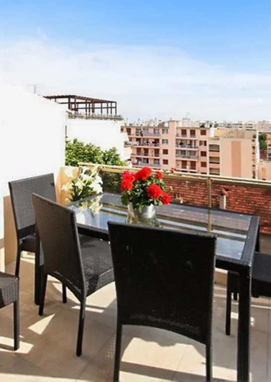 Apartment With 2 Bedrooms in Juan les Pins, With Wonderful City View,