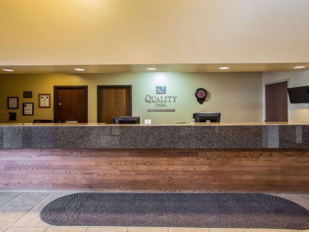 AmericInn by Wyndham Marshfield