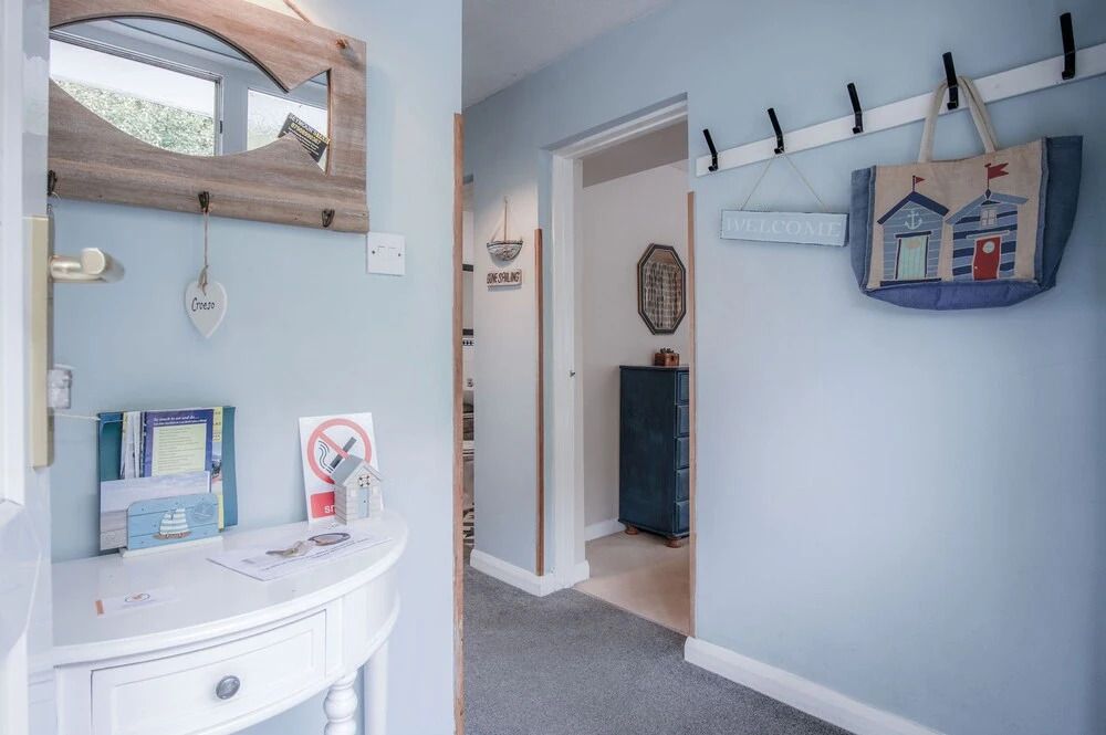 17 Beach Court - 2 Bed Apartment - Saundersfoot