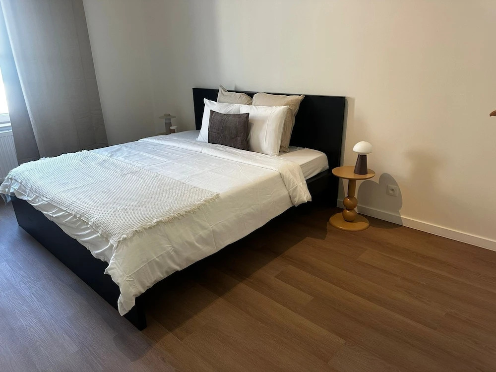 Stylish 2BR With 1LR Near to City Center