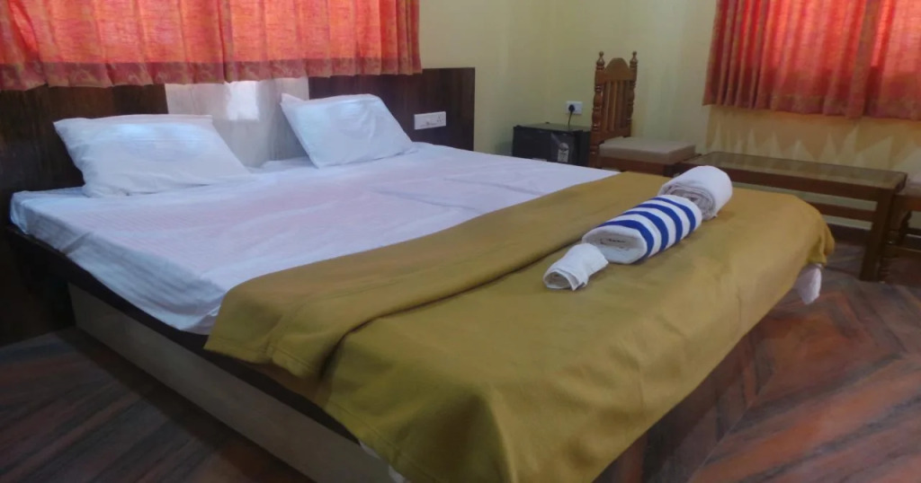 Meera Motels & Residency