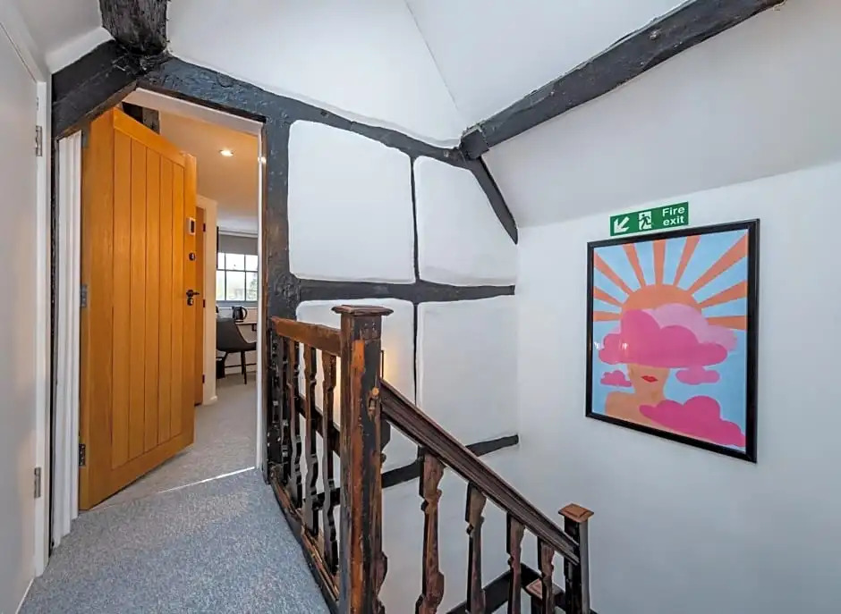 Riize Rooms - Self Check In Boutique Hotel
