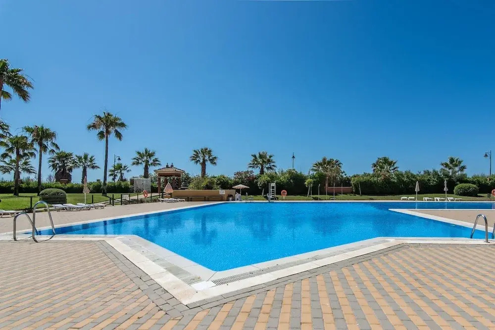 Apartment With Terrace and Pool Access