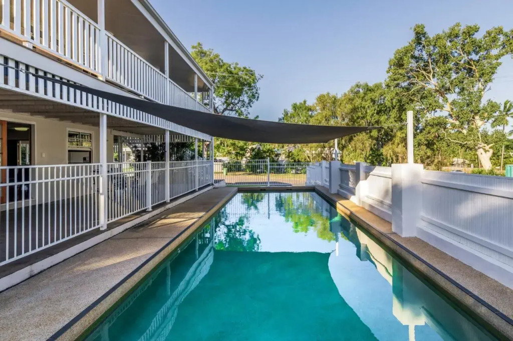 Island Adventure Holiday House