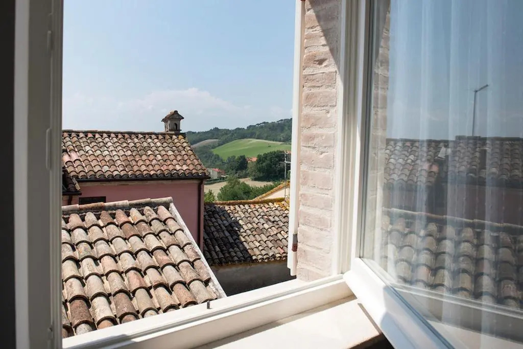 S02 - Sirolo, Villetta in Pietra Con Terrazzo Dx