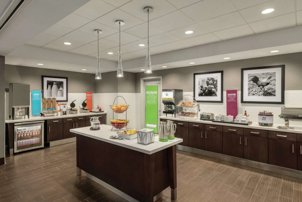 Hampton Inn Brooklyn Park