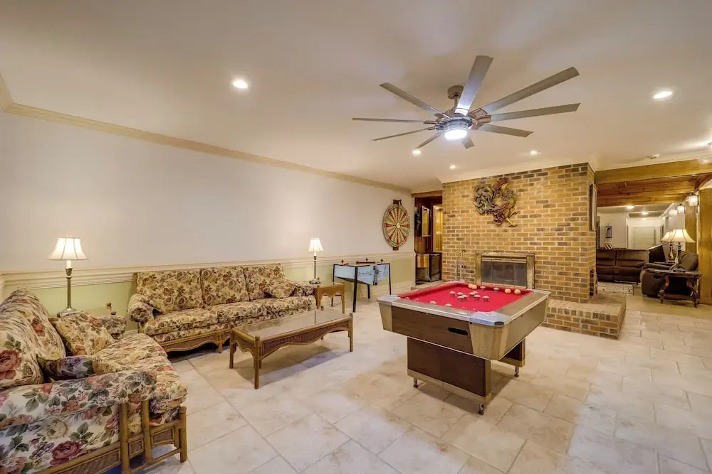 Immaculate Boone Villa w/ Entertainment Lounge