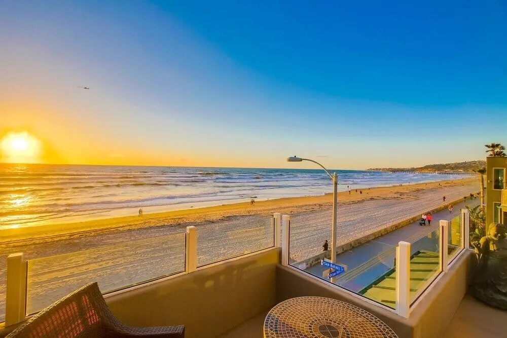 The Beach Break 3 6 Bedrooms 4.5 Bathrooms Townhouse