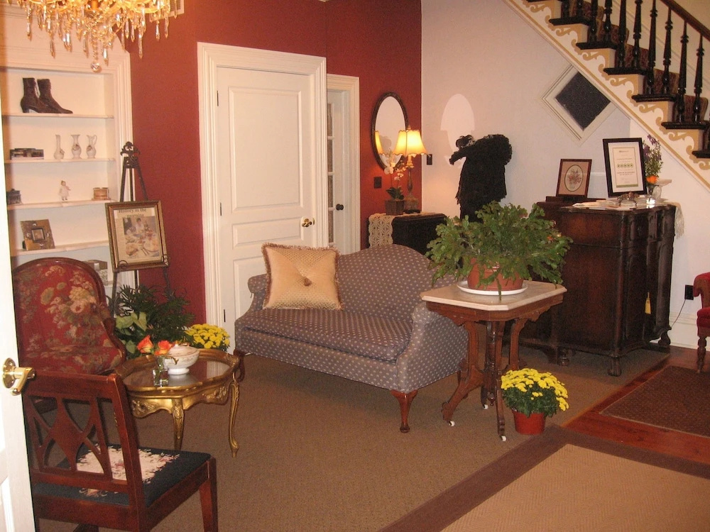 Homestead House B&B