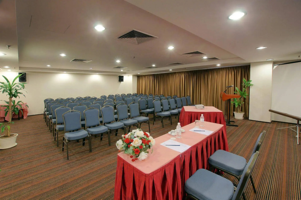 Crystal Crown Hotel JB