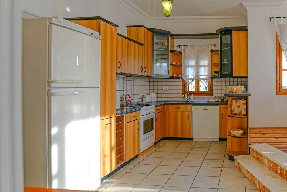 Phellos Apartment