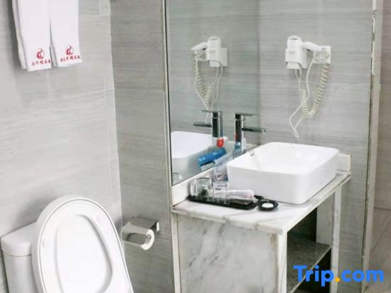 Xinyang century fashion hotel
