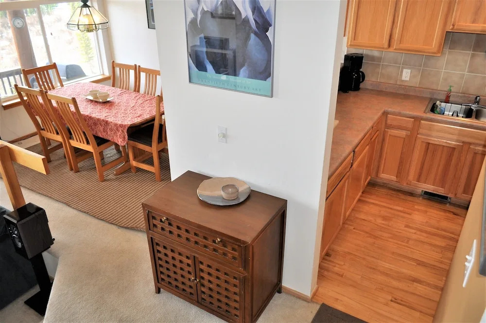 Forest Park 3 Br Townhouse By Redawning