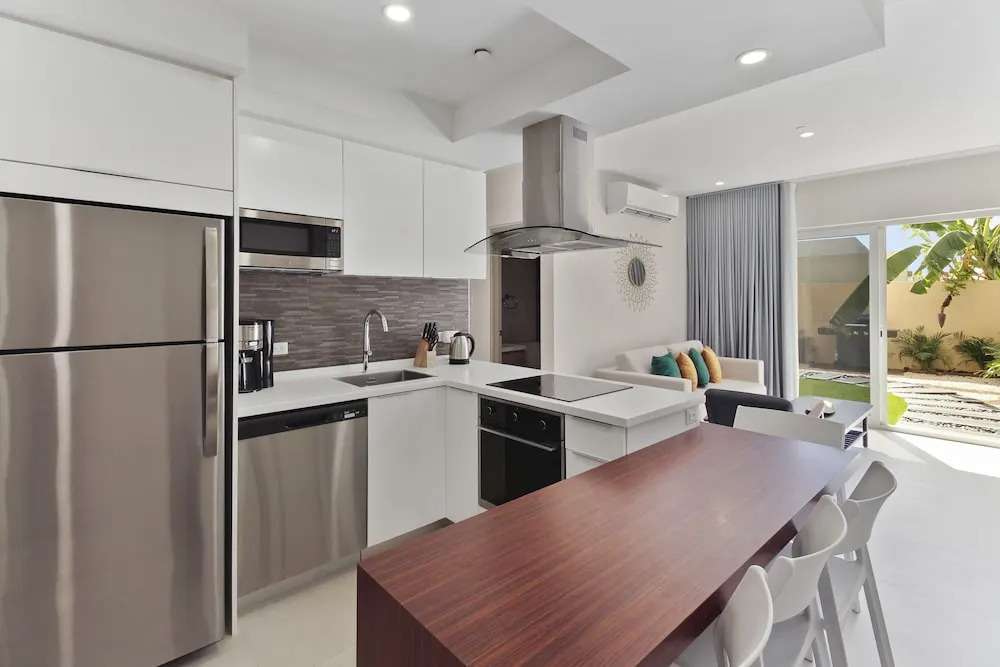 Aracari Residences by Bocobay - Luxury Condos 5 min Walk to Ritz and Palm Beach
