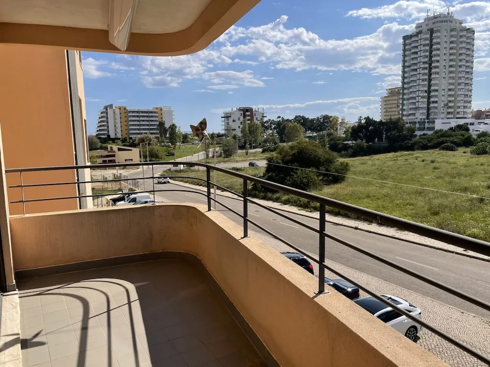 13 in Portim o With 1 Bedrooms and 1 Bathrooms