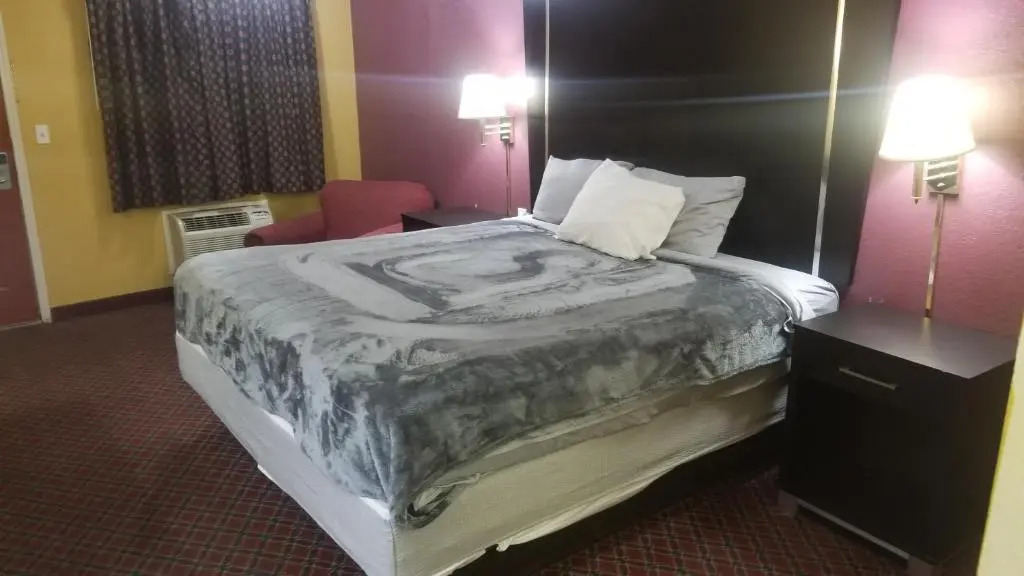 OSU King Bed AC WI-FI Coffee Private Hotel Unit 111 Booking