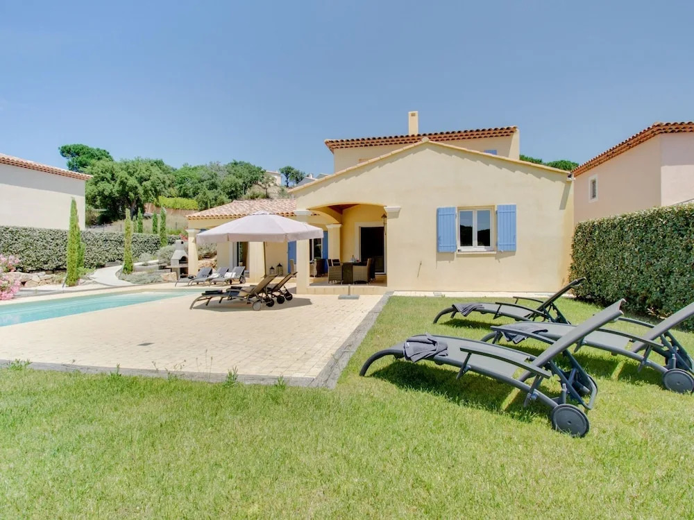 Luxurious Holiday Home in Le Plan-de-la-tour With Pool