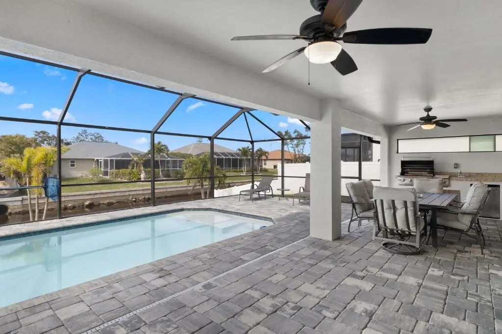 Midpoint Villa