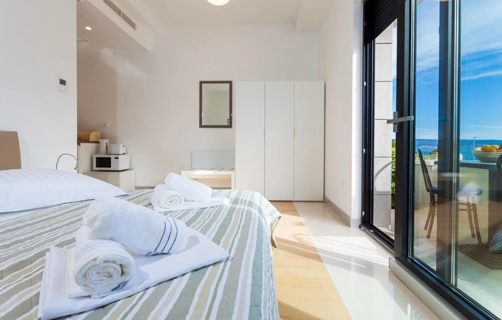 Beautiful Apartment in Podstrana With Wifi and Outdoor Swimming Pool