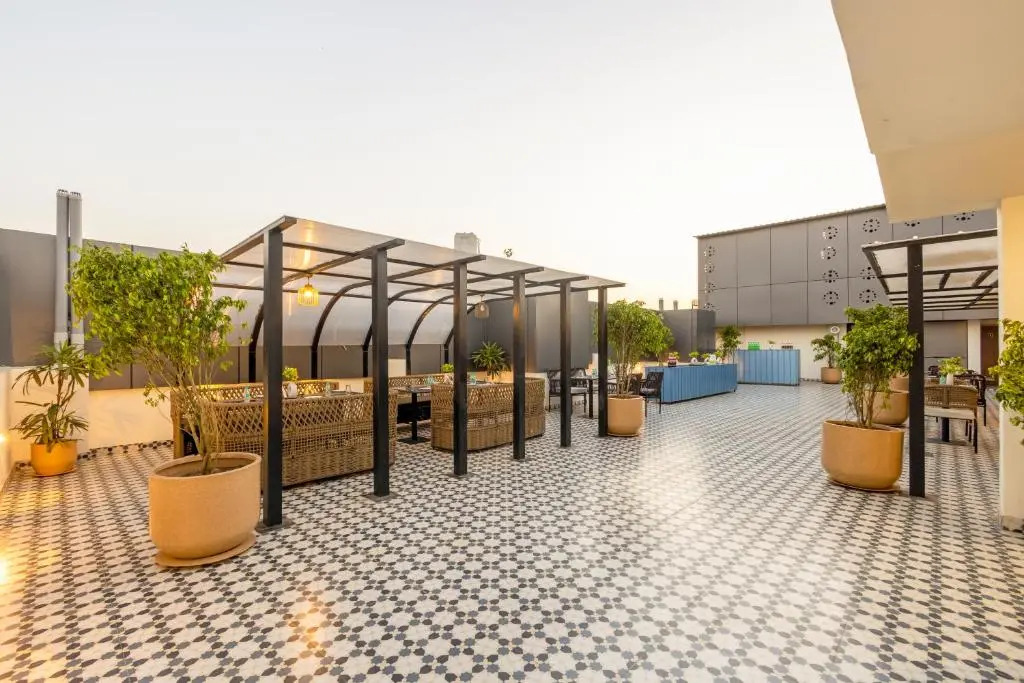 Saltstayz Premier - Paschim Vihar