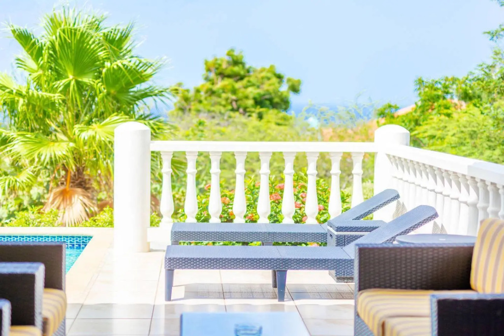 ? The Curacao Getaway - Coral Estate ?