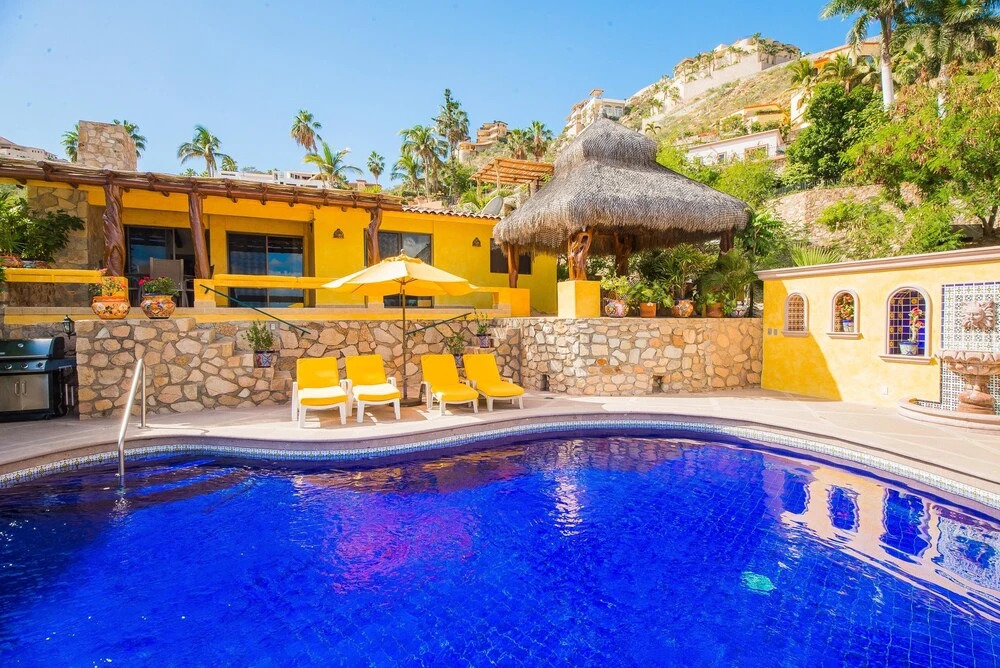 Walk to Cabo Marina & Downtown: Villa Mira Flores
