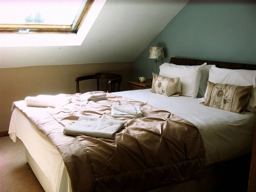 Woodfalls Inn