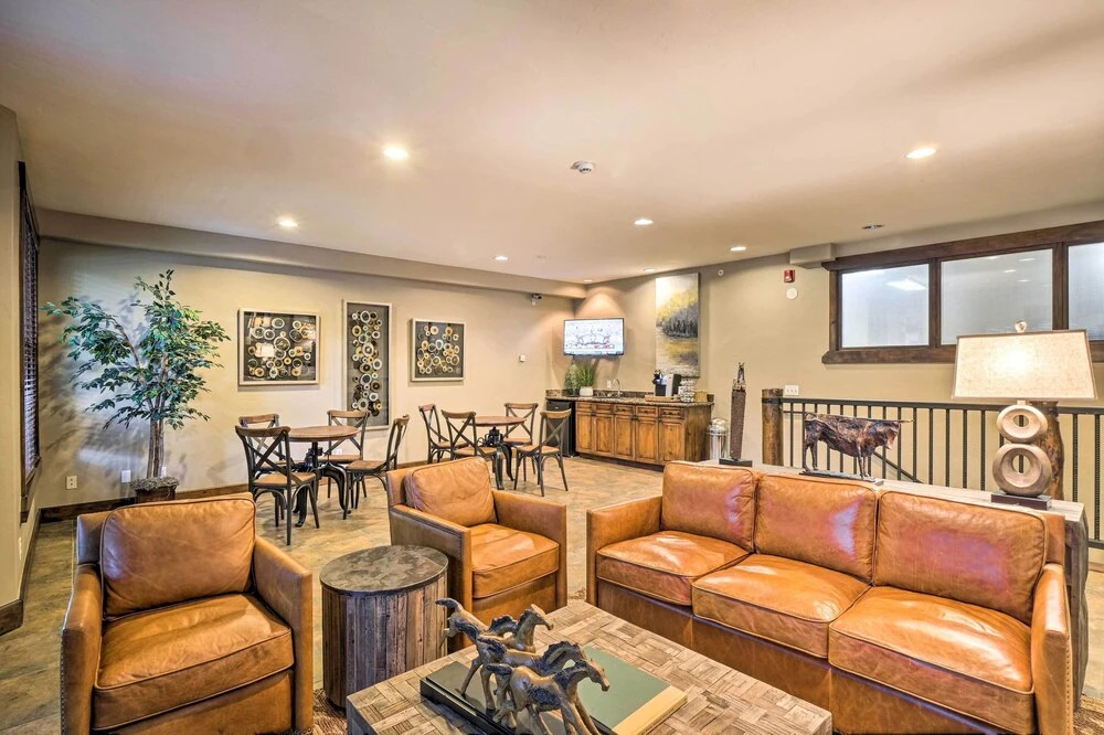 Breckenridge Condo w/ Hot Tub < 1 Mi to Ski Lifts