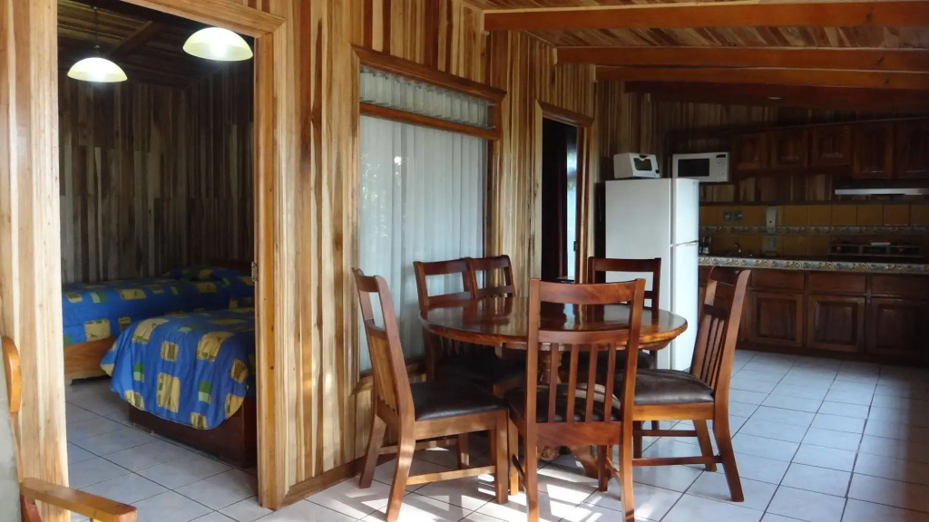 Los Pinos Cabins & Reserve