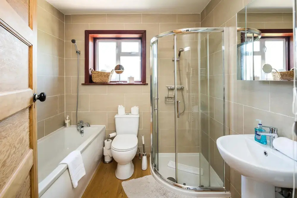 Elegant 2Bd House With Garden And Decked Patio