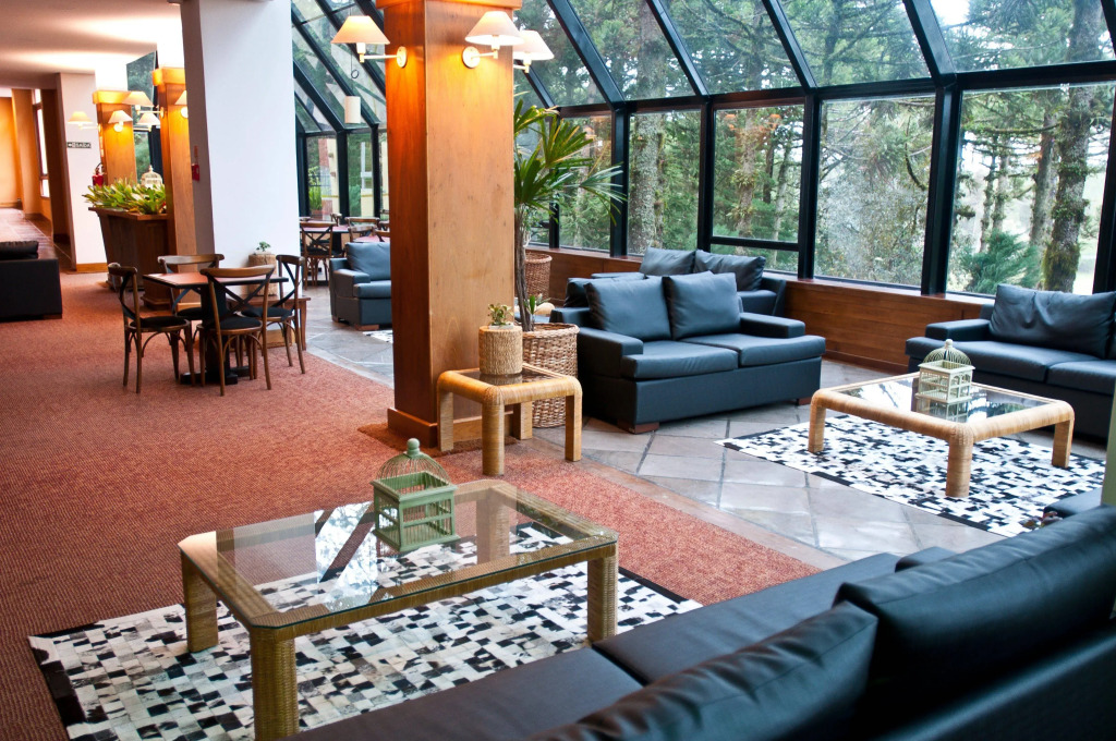 Tri Hotel