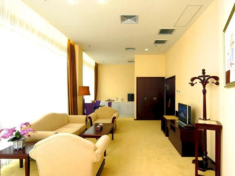 Binhai Jianguo Hotel