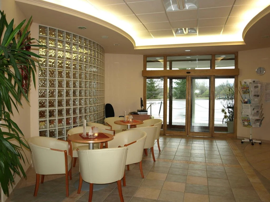 Hotel Summit
