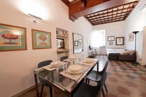 Piazza Firenze Apartment