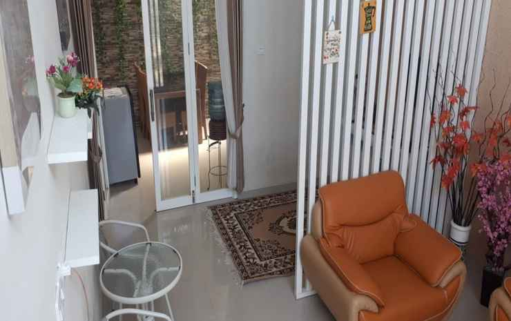 Full House 2 BR at Emerald Villa G9 Batu Malang