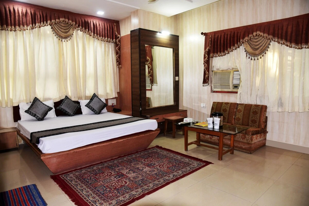 Hotel Amrapali Pachmarhi