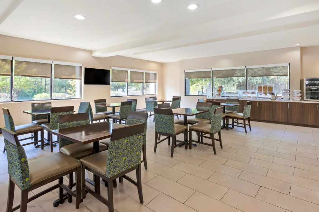 Comfort Suites Columbia Northeast - Fort Jackson